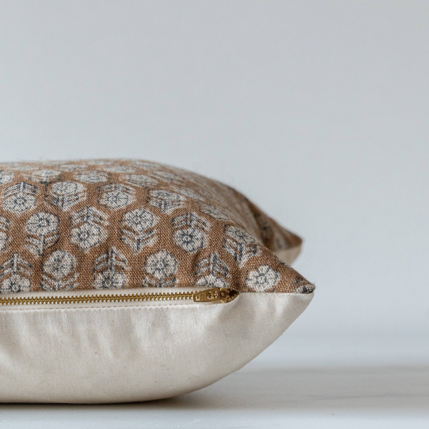 BETSY Pillow Cover