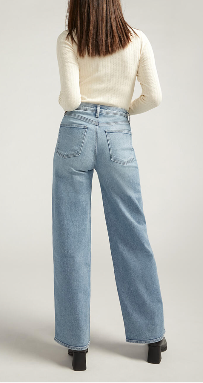 V-Front Wide Leg Jean