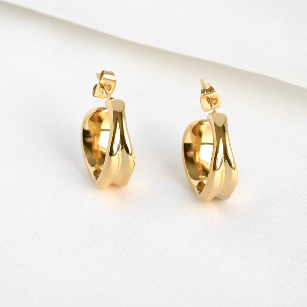 Blueyejewelry - Vintage Style Hoops - 18k Gold Wide Sculptural Hoop Earrings