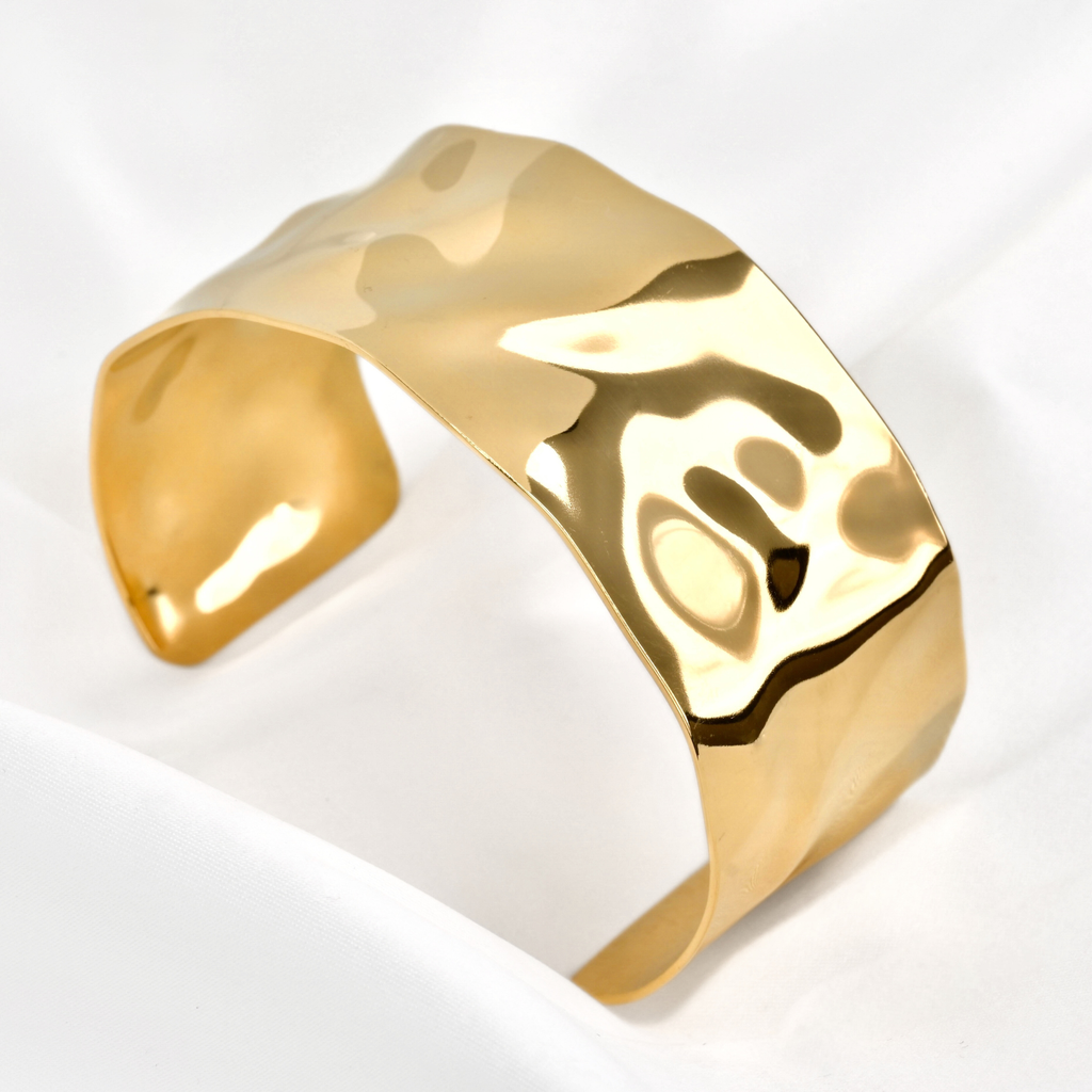 Blueyejewlery - Wide Figure Cuffs - Tarnish-free Statement Cuff Bracelets
