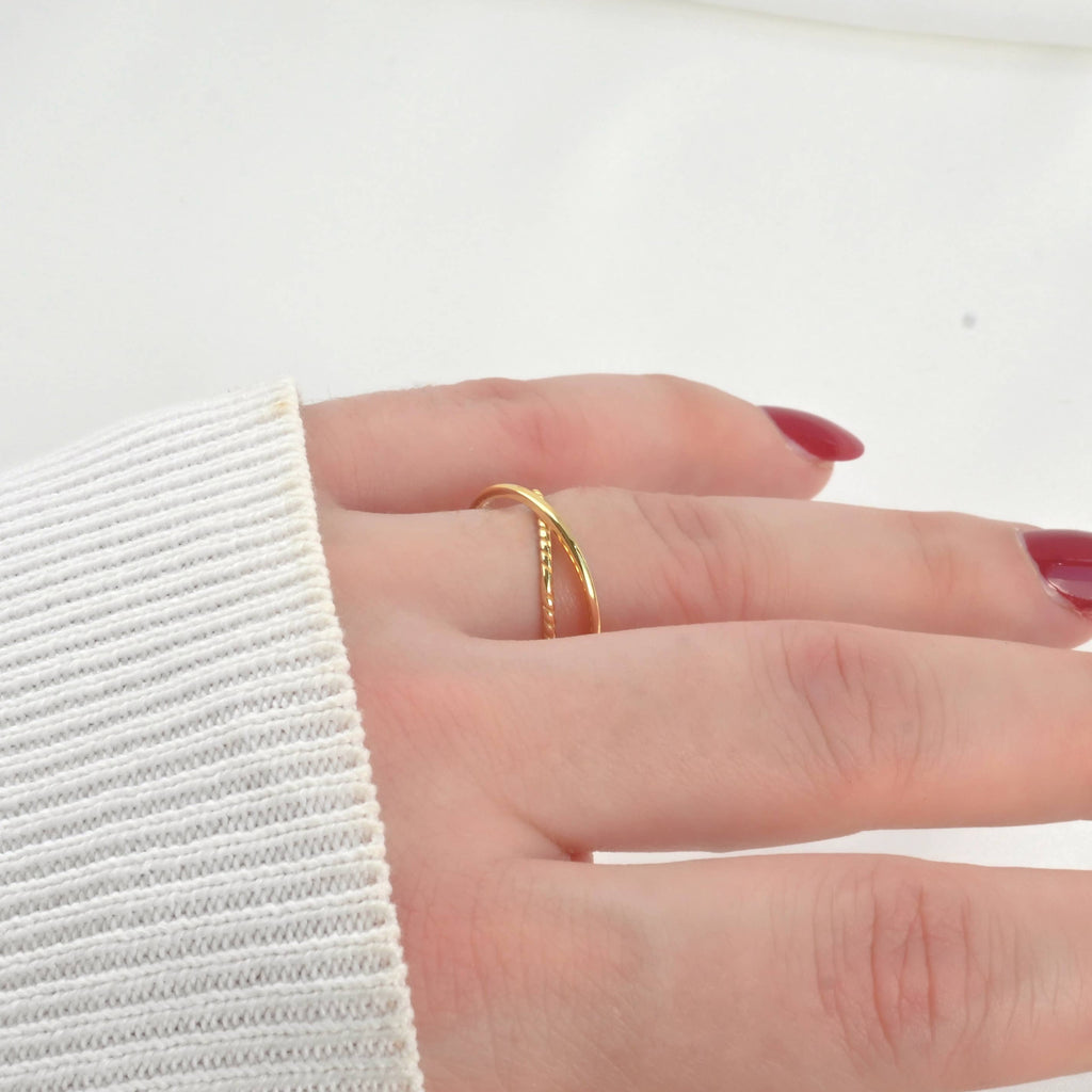 Interlocking Circles Twist Ring - 18k Gold Duo Ring