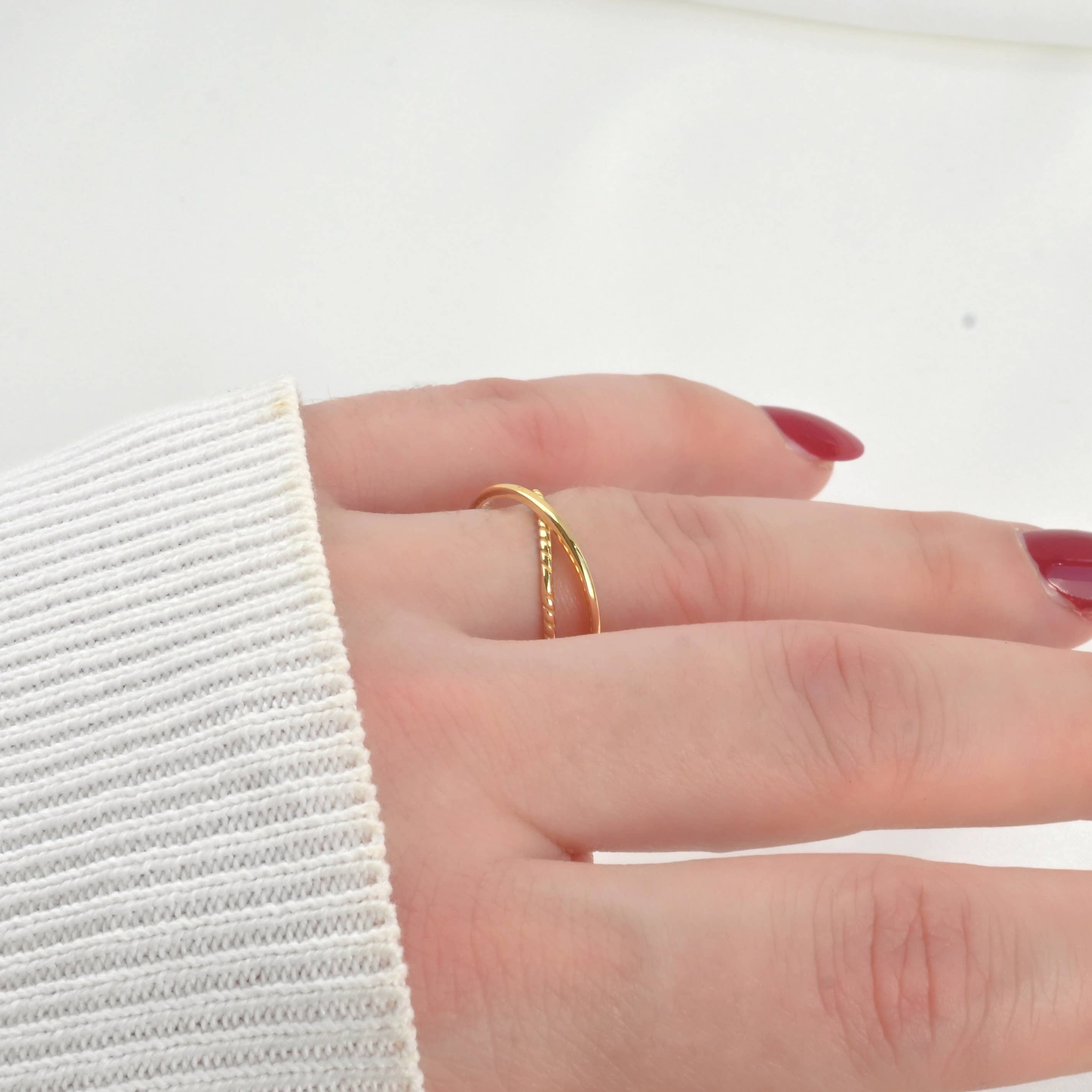 Interlocking Circles Twist Ring - 18k Gold Duo Ring
