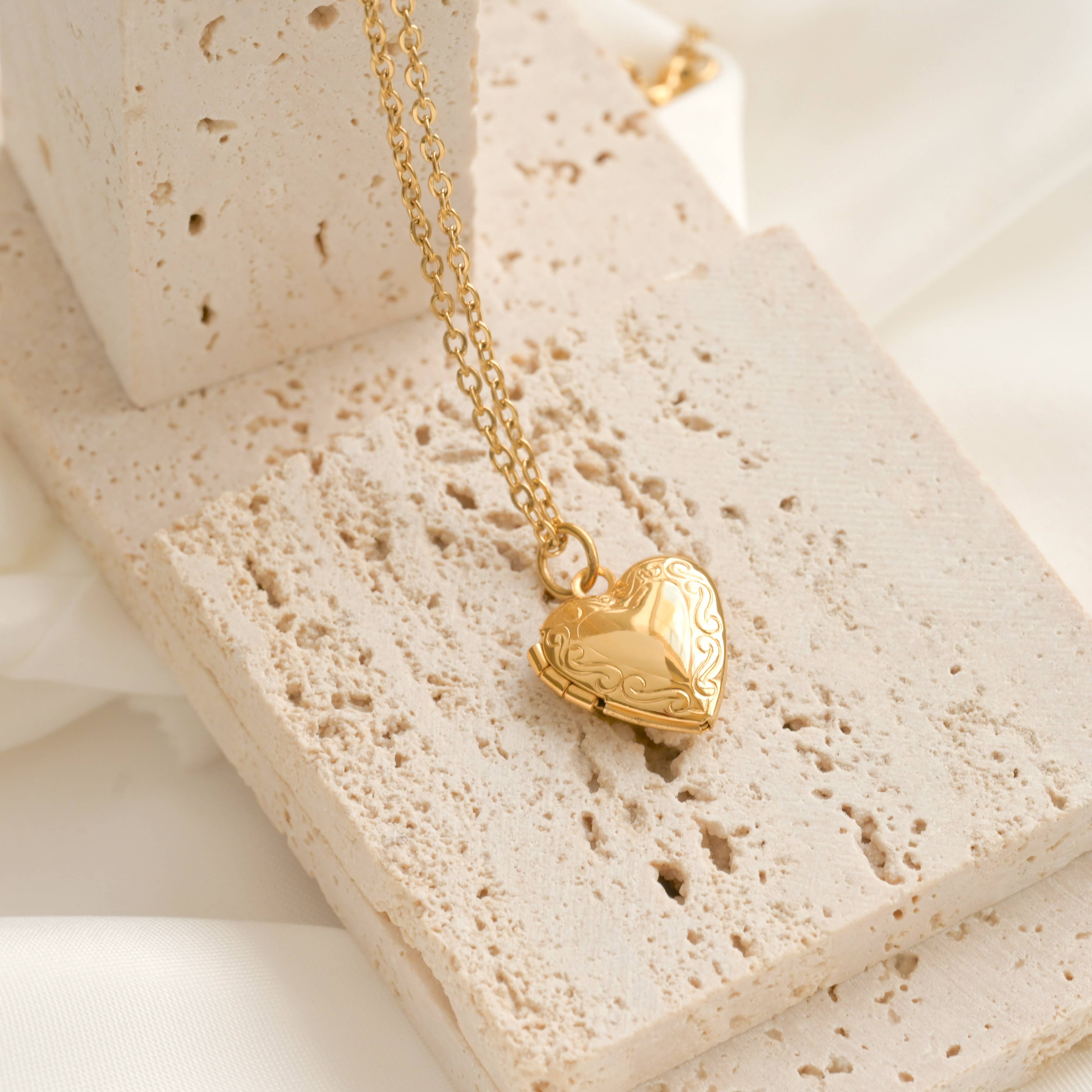 Blueyejewelry - Heart Locket Necklace - Vintage Style Locket Heart Pendant