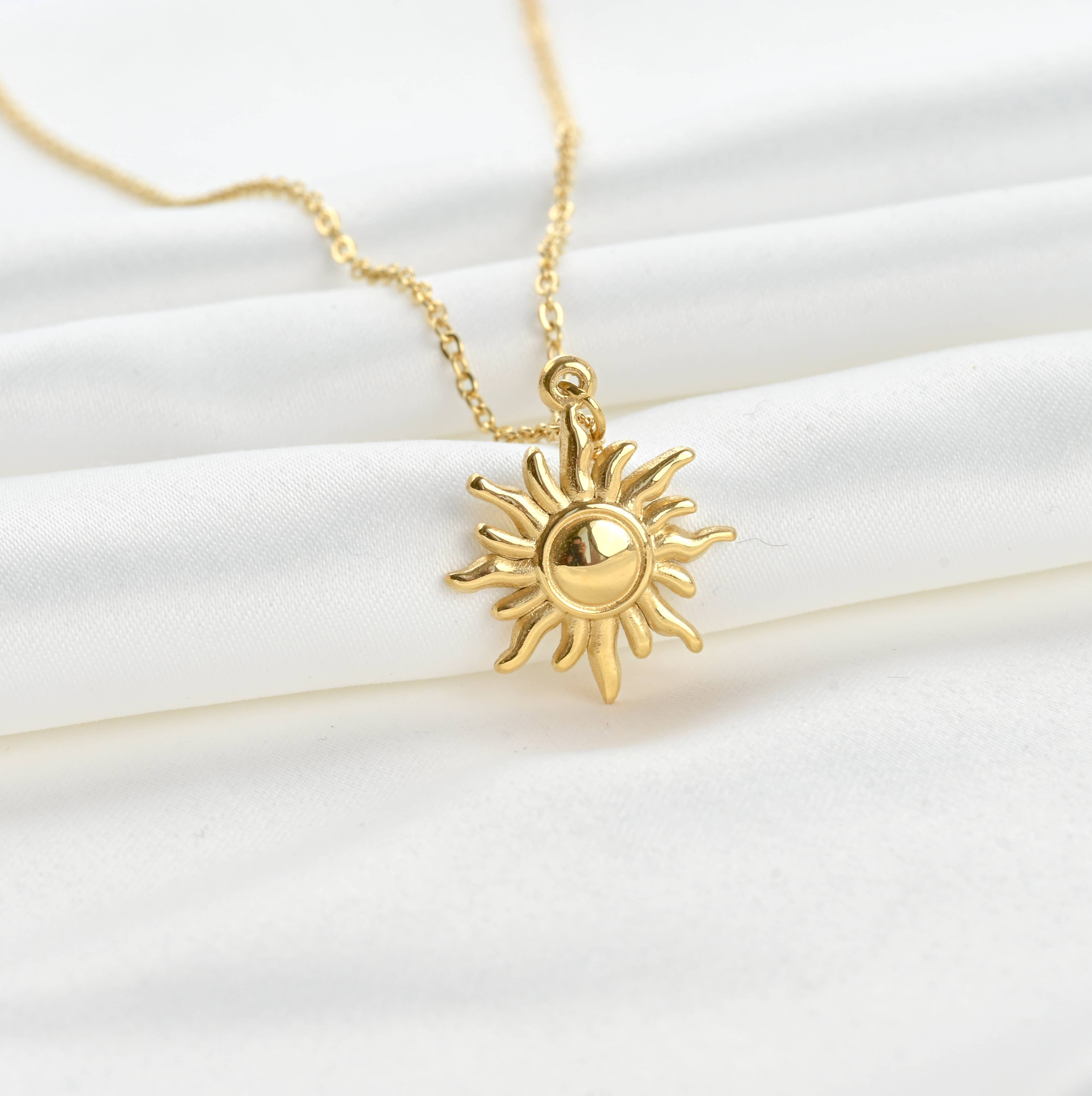 Vintage Style Sun Necklace - Sun Burst Coin Necklace