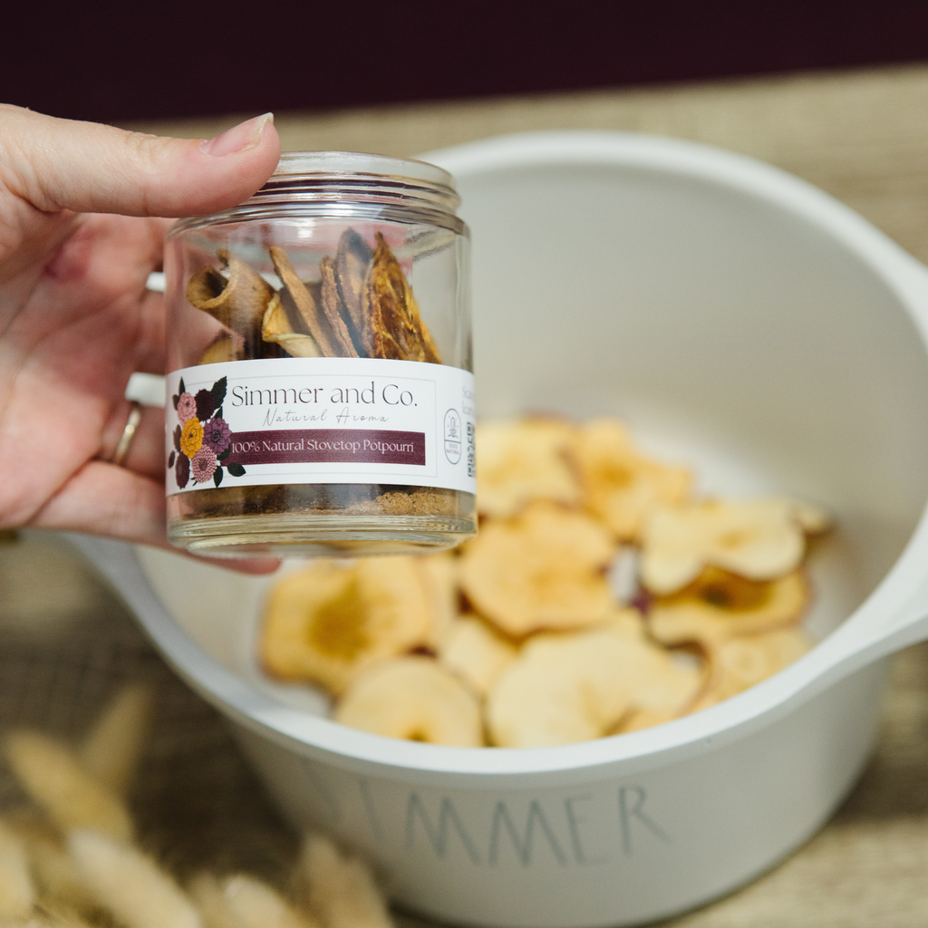 Be Indulgent Simmer Pot Mix, Cozy Apple Vanilla Spice Aroma - Jar Edition