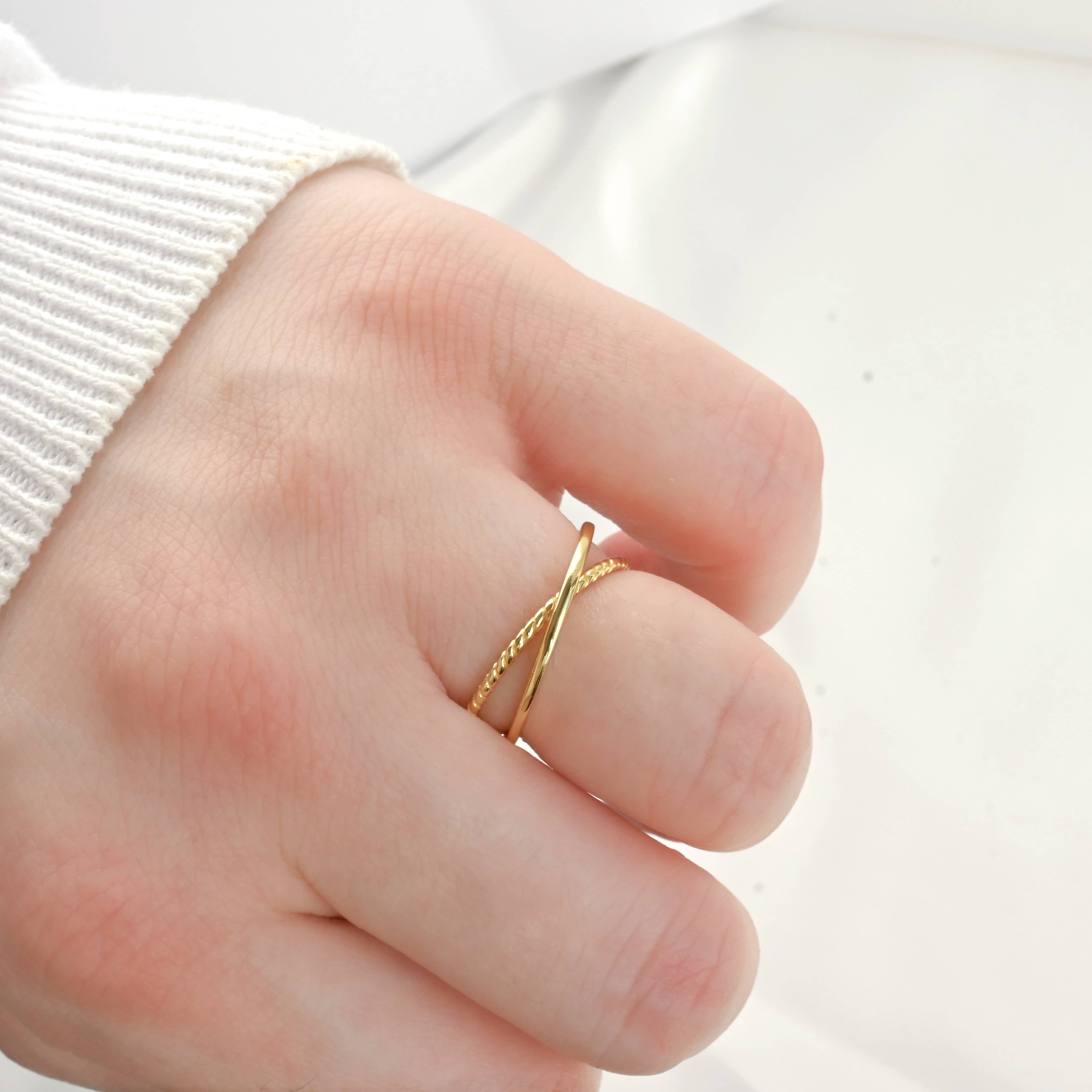 Interlocking Circles Twist Ring - 18k Gold Duo Ring