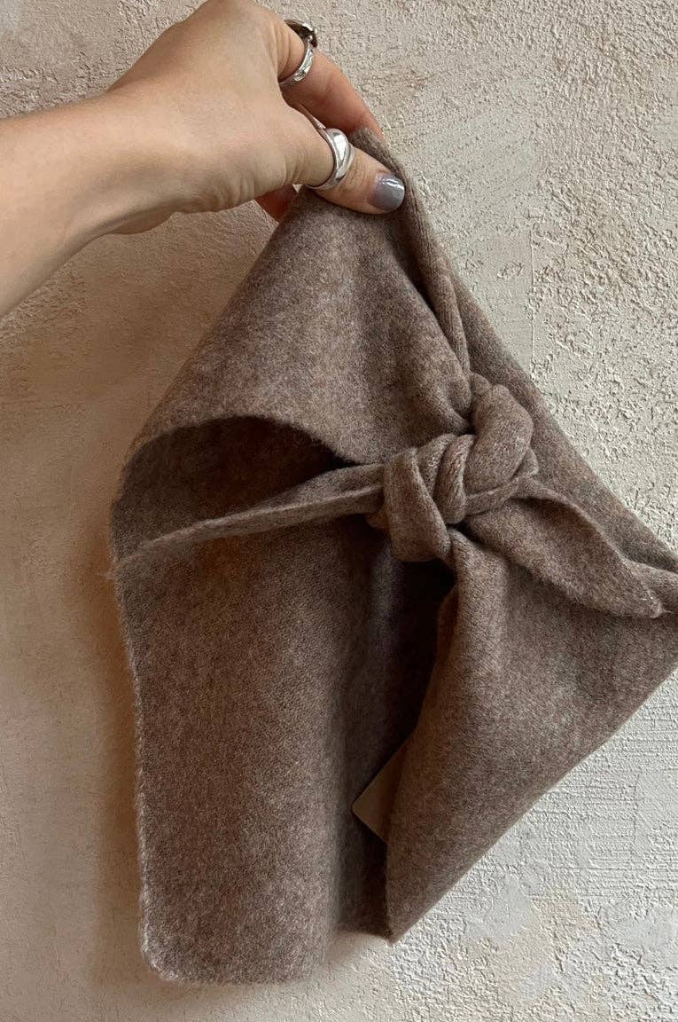 FUZZY WOOL CRAVAT SCARF