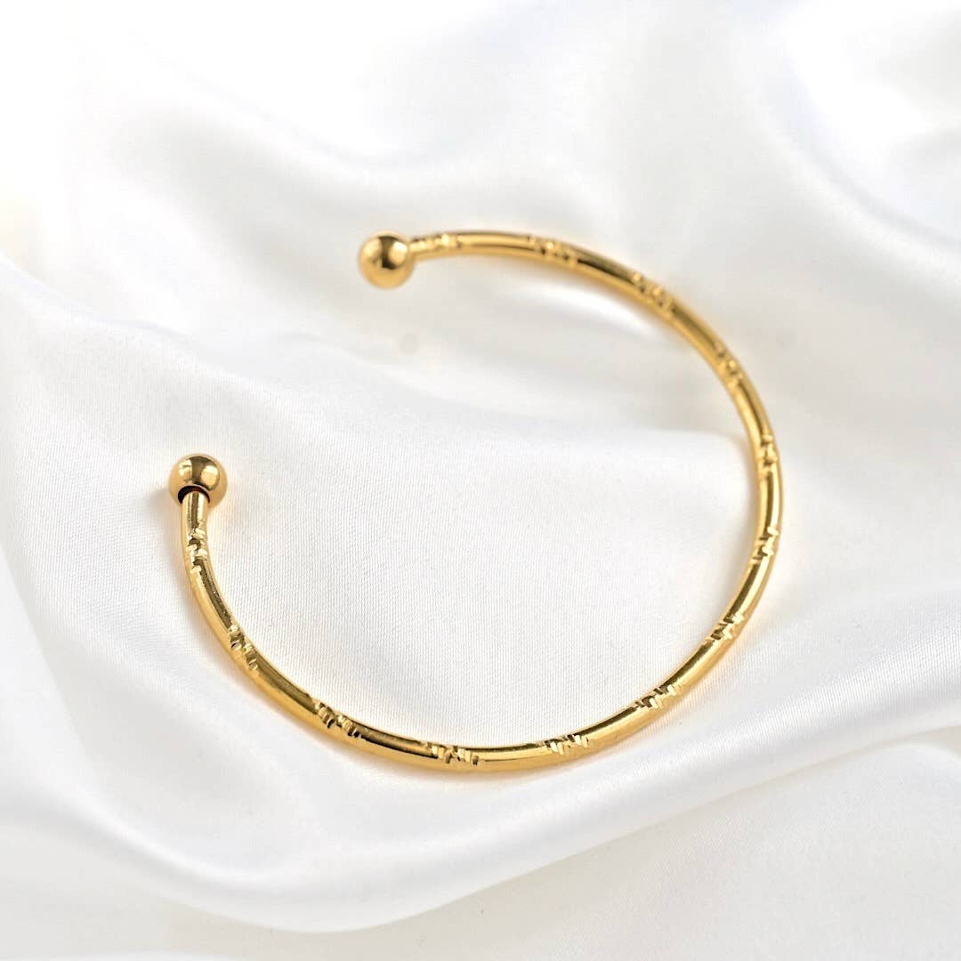 Blueyejewlery - Slim Cuff Bracelets - Waterproof Gold Open Bangle -Claw Cuff