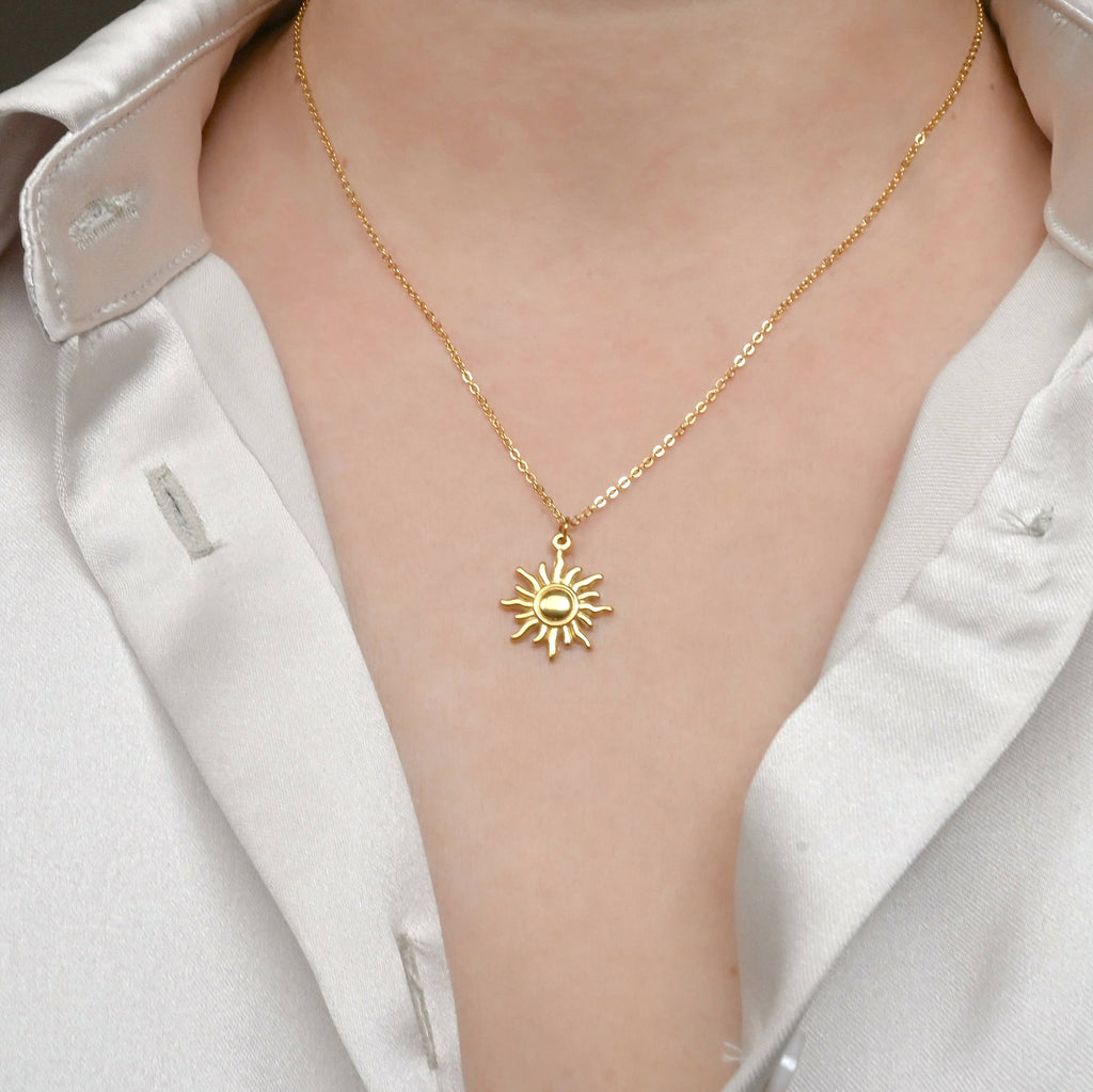 Vintage Style Sun Necklace - Sun Burst Coin Necklace