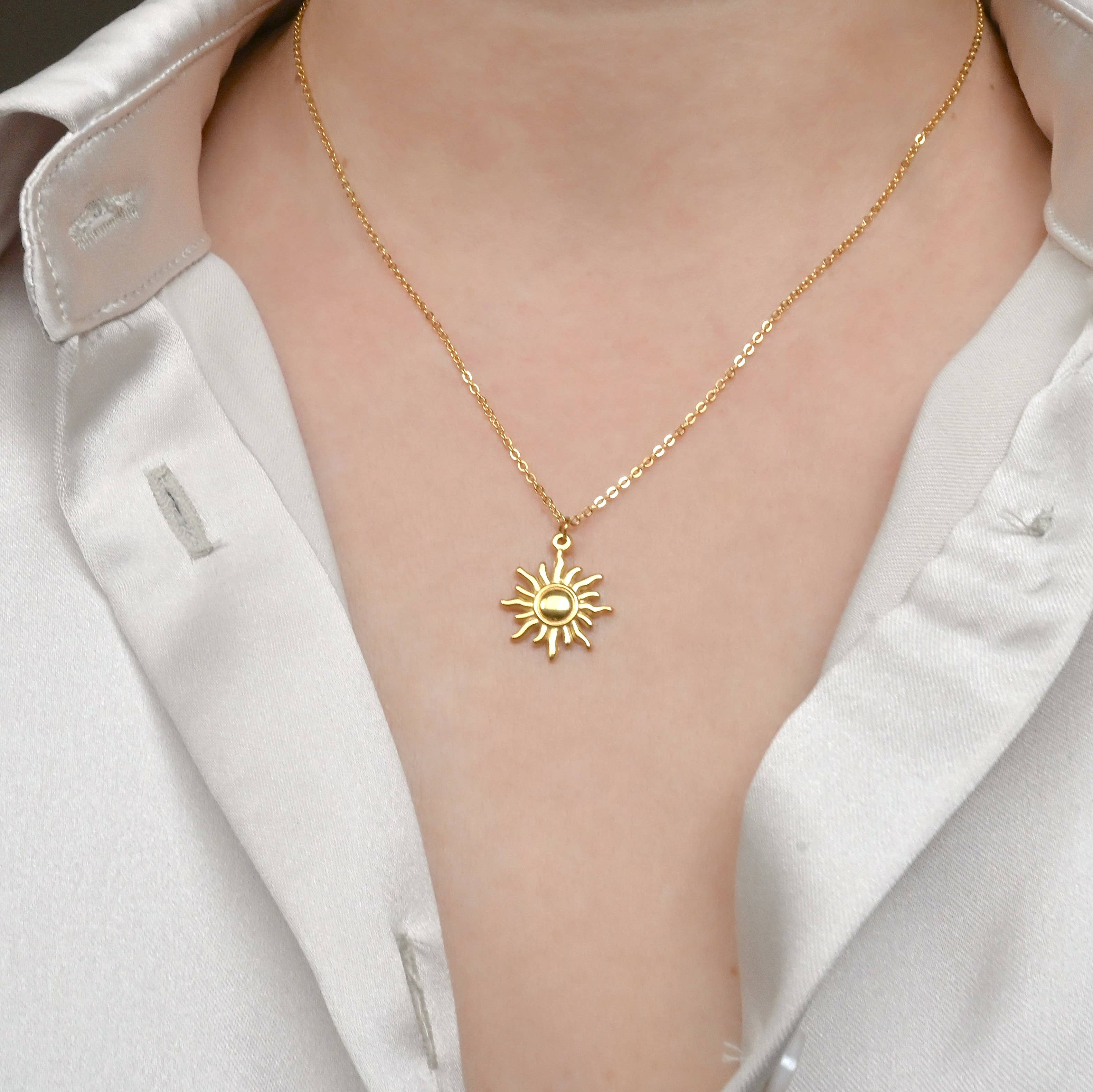 Vintage Style Sun Necklace - Sun Burst Coin Necklace