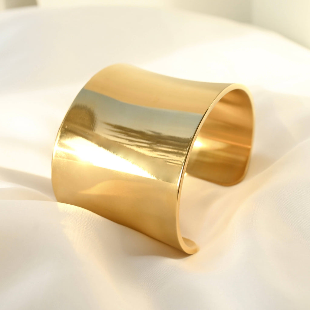 Blueyejewlery - Wide Figure Cuffs - Tarnish-free Statement Cuff Bracelets