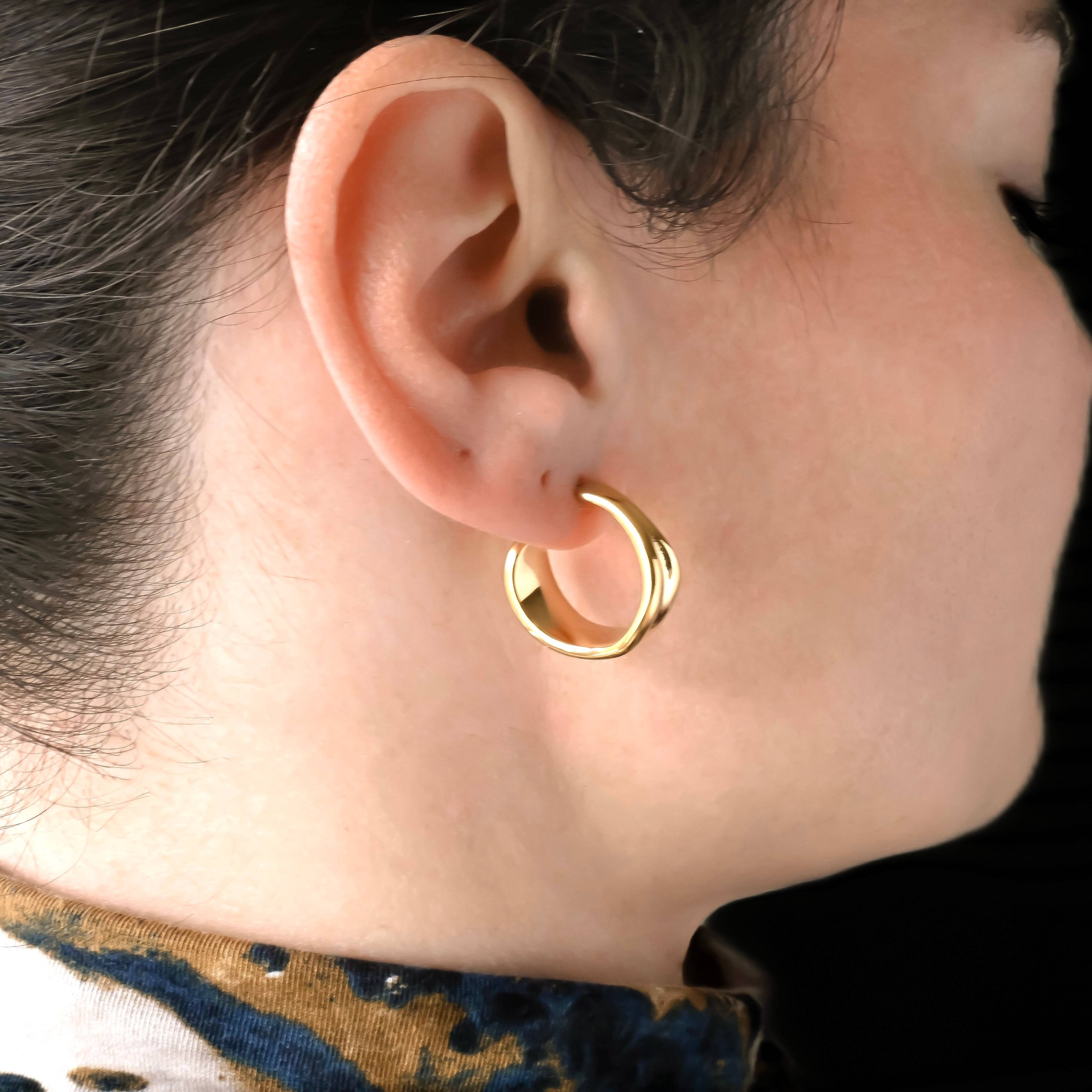 Blueyejewelry - Vintage Style Hoops - 18k Gold Wide Sculptural Hoop Earrings