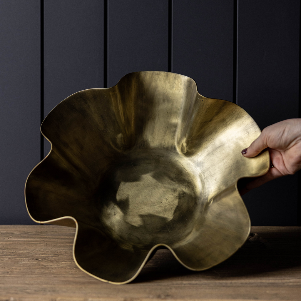 Luxe B Co - Oversized Aluminum Wavy Bowl