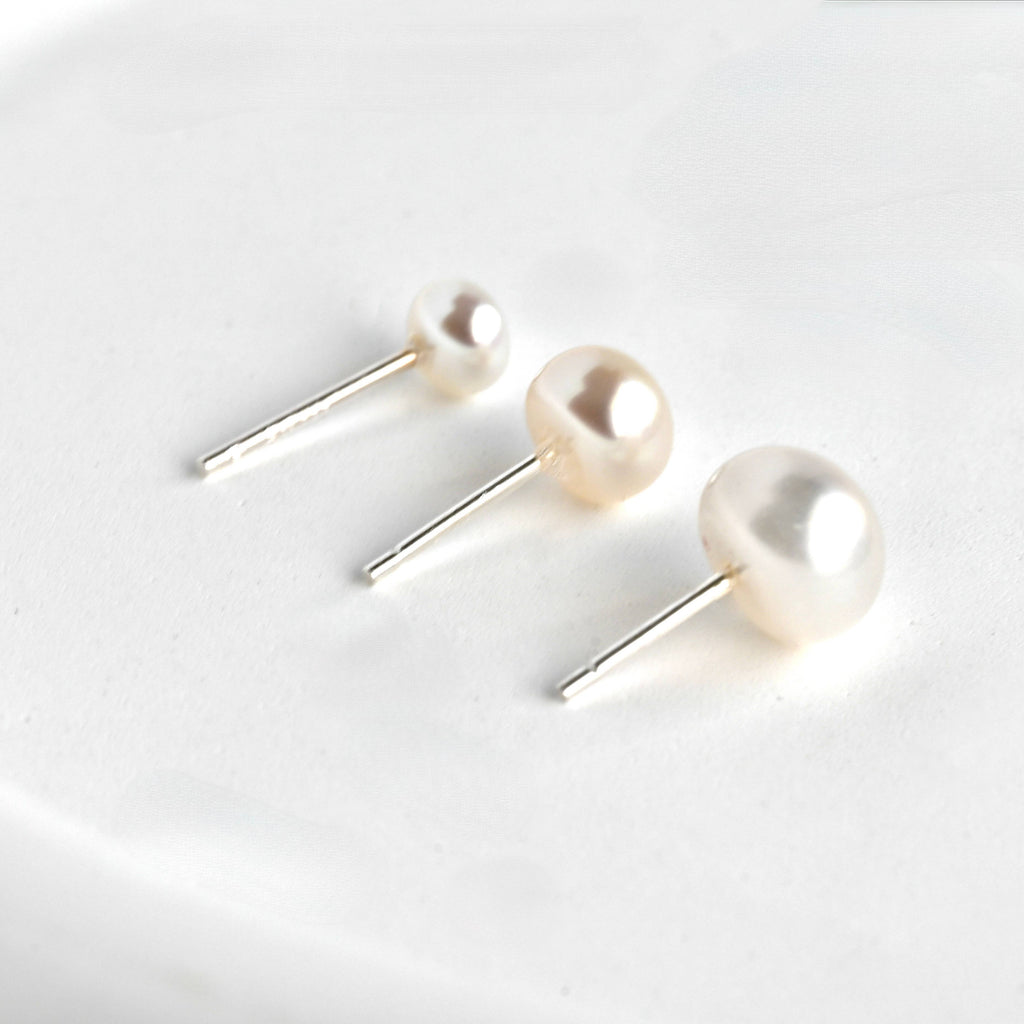 Blueyejewelry - Sterling Silver Pearl Studs - Round Pearl Earrings