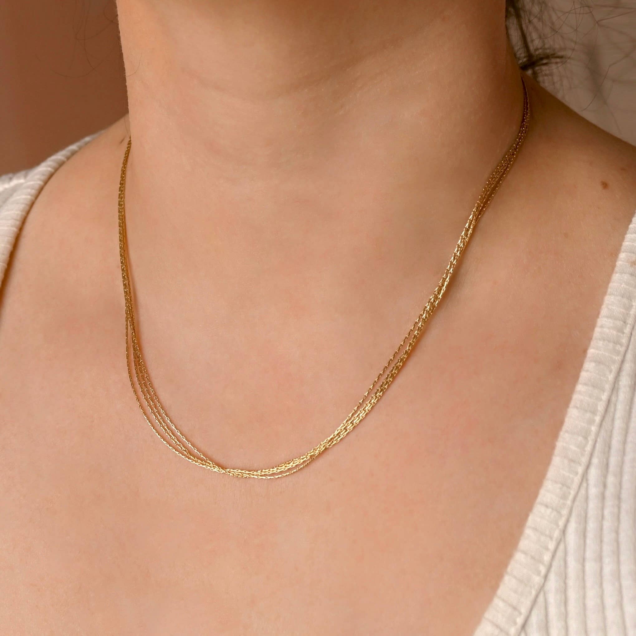 Blueyejewelry - 18k Gold Layered Chain Necklace - Shimmering 4-layered Chain