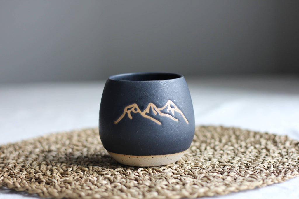 Mountain Peaks Wine Cup | Thumb Grip