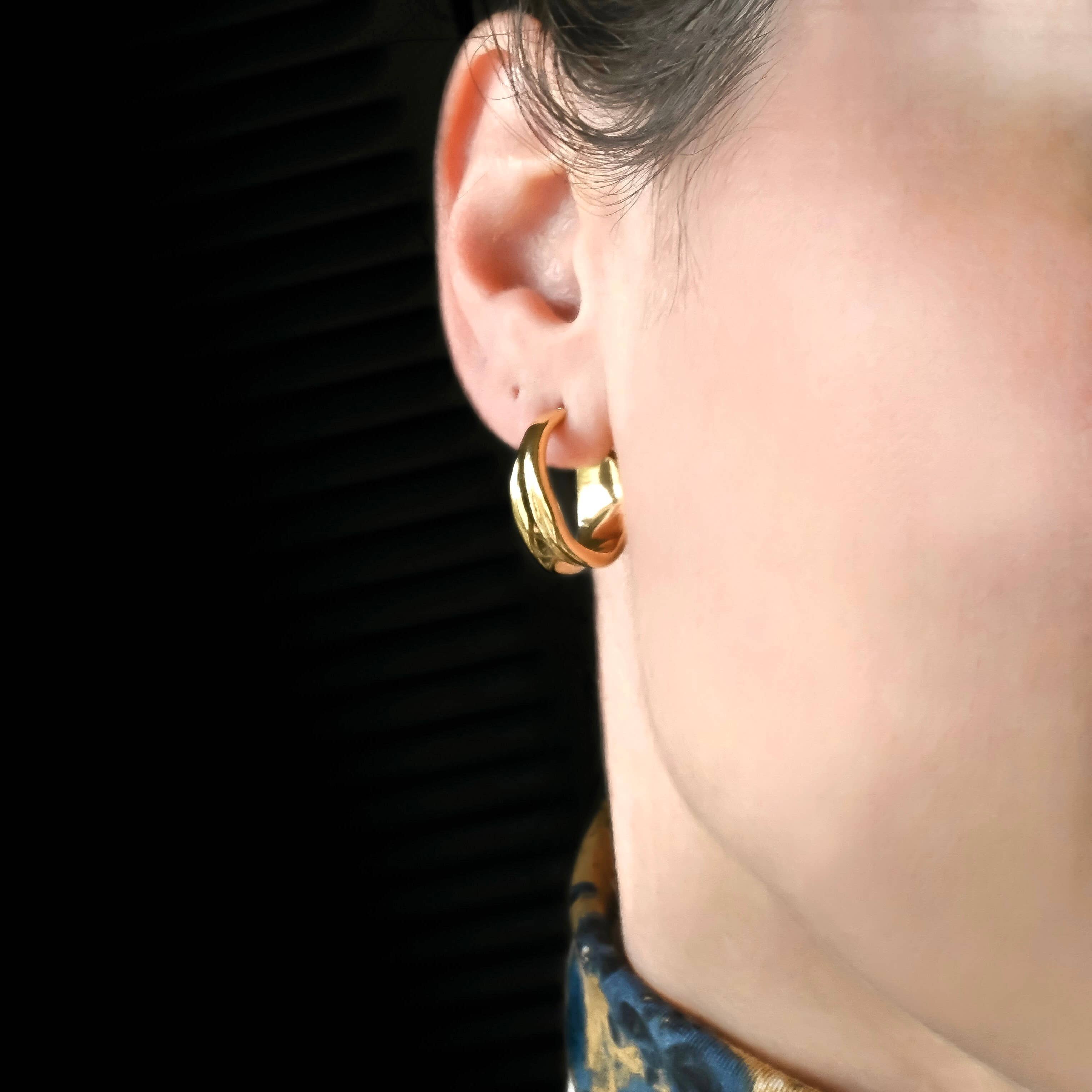 Blueyejewelry - Vintage Style Hoops - 18k Gold Wide Sculptural Hoop Earrings