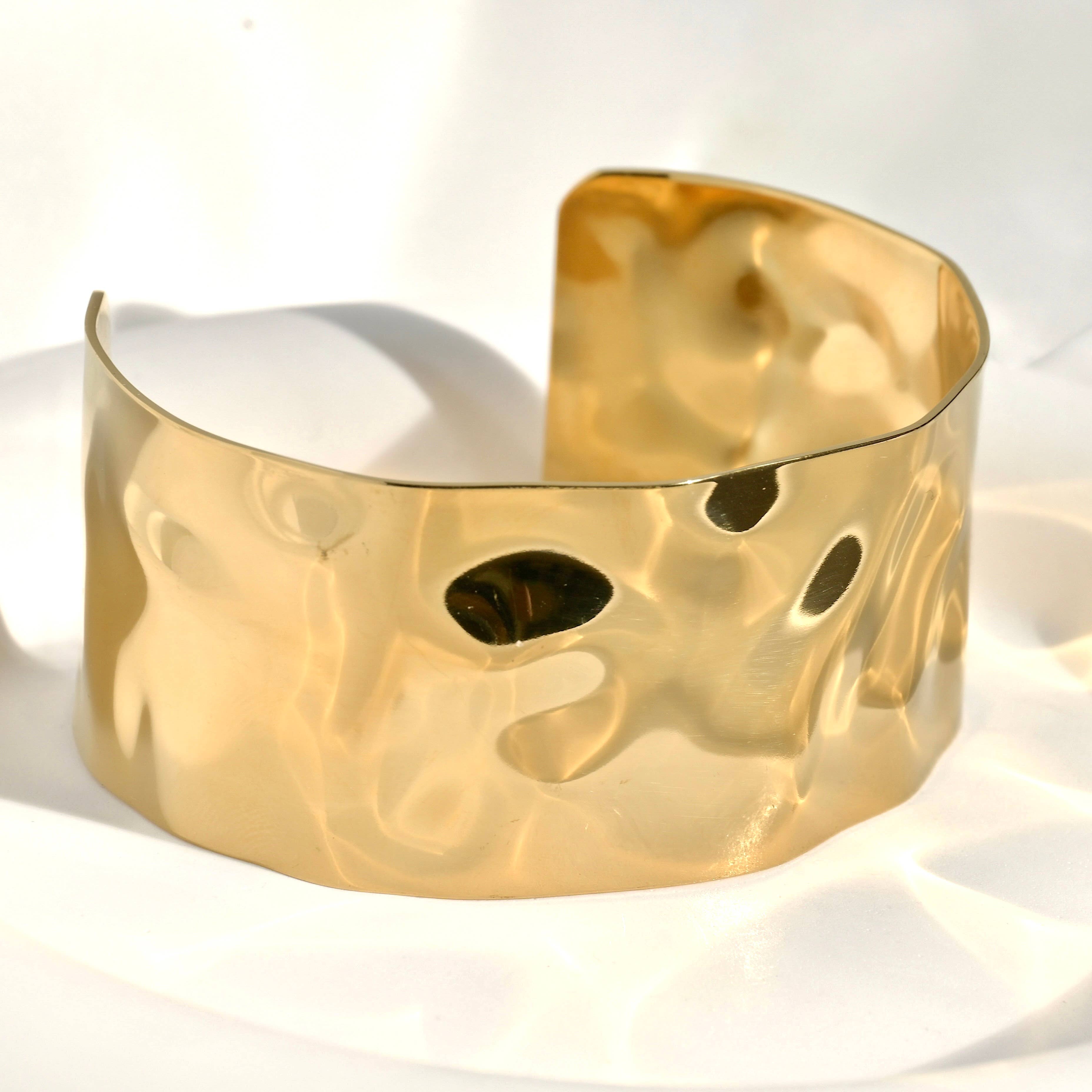 Blueyejewlery - Wide Figure Cuffs - Tarnish-free Statement Cuff Bracelets