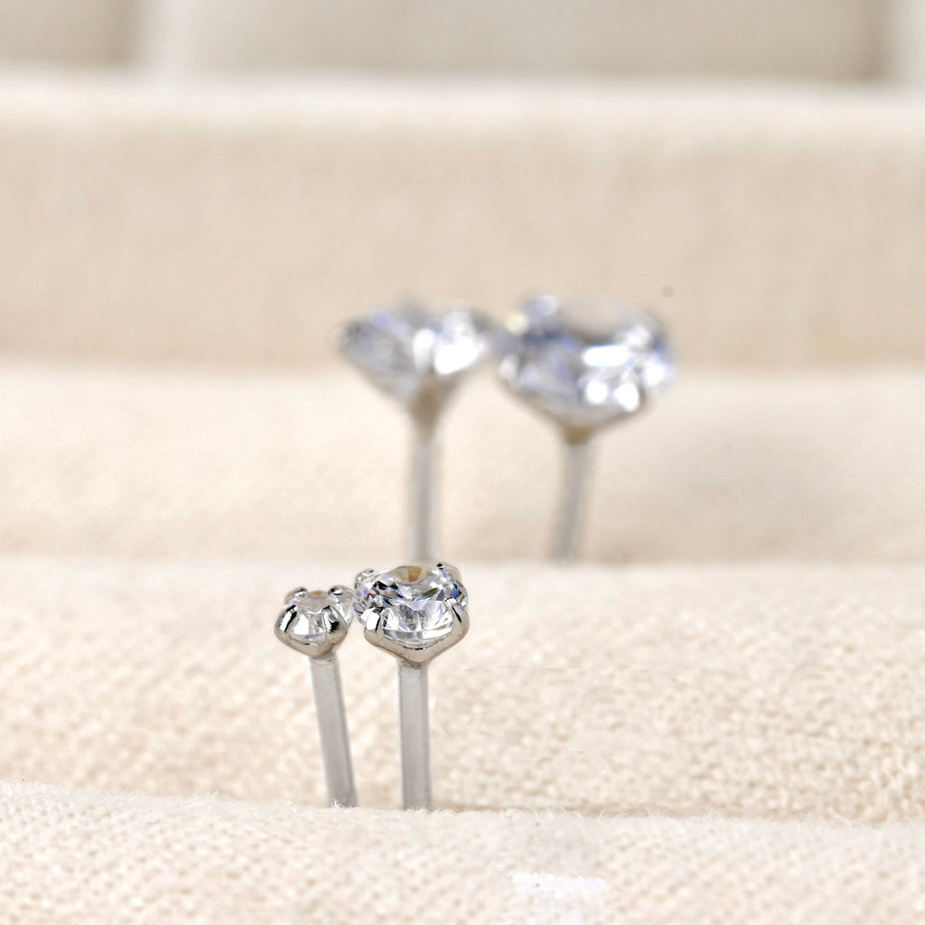 Blueyejewelry -  925 Silver Solitaire Studs - Prong Diamond Stud Earrings