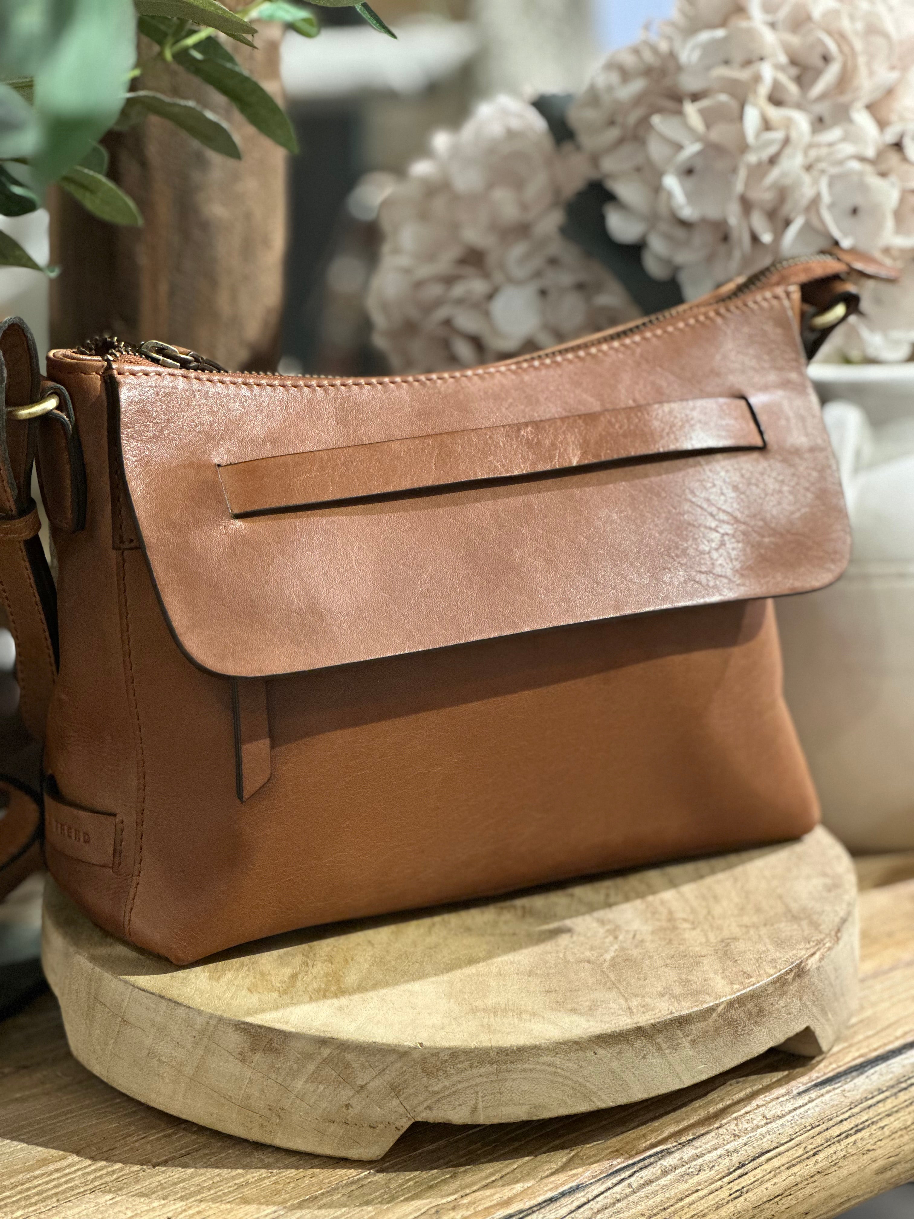 The Trend -Fontana Leather Crossbody