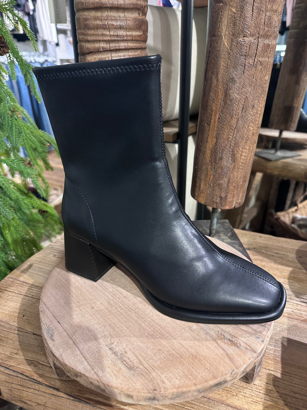 Steve Madden-Pammy Boot-Black