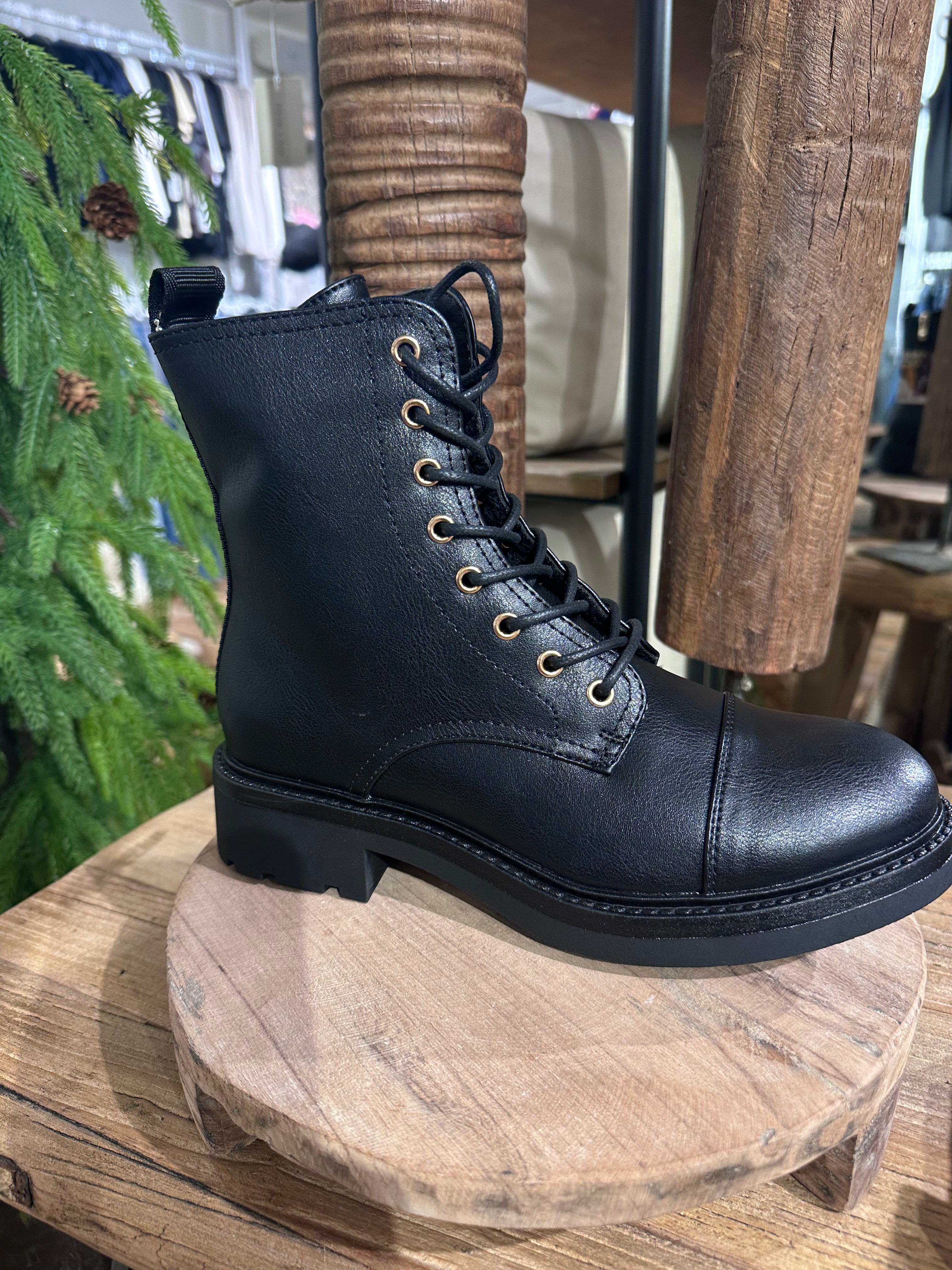 Oslo-02T Boot