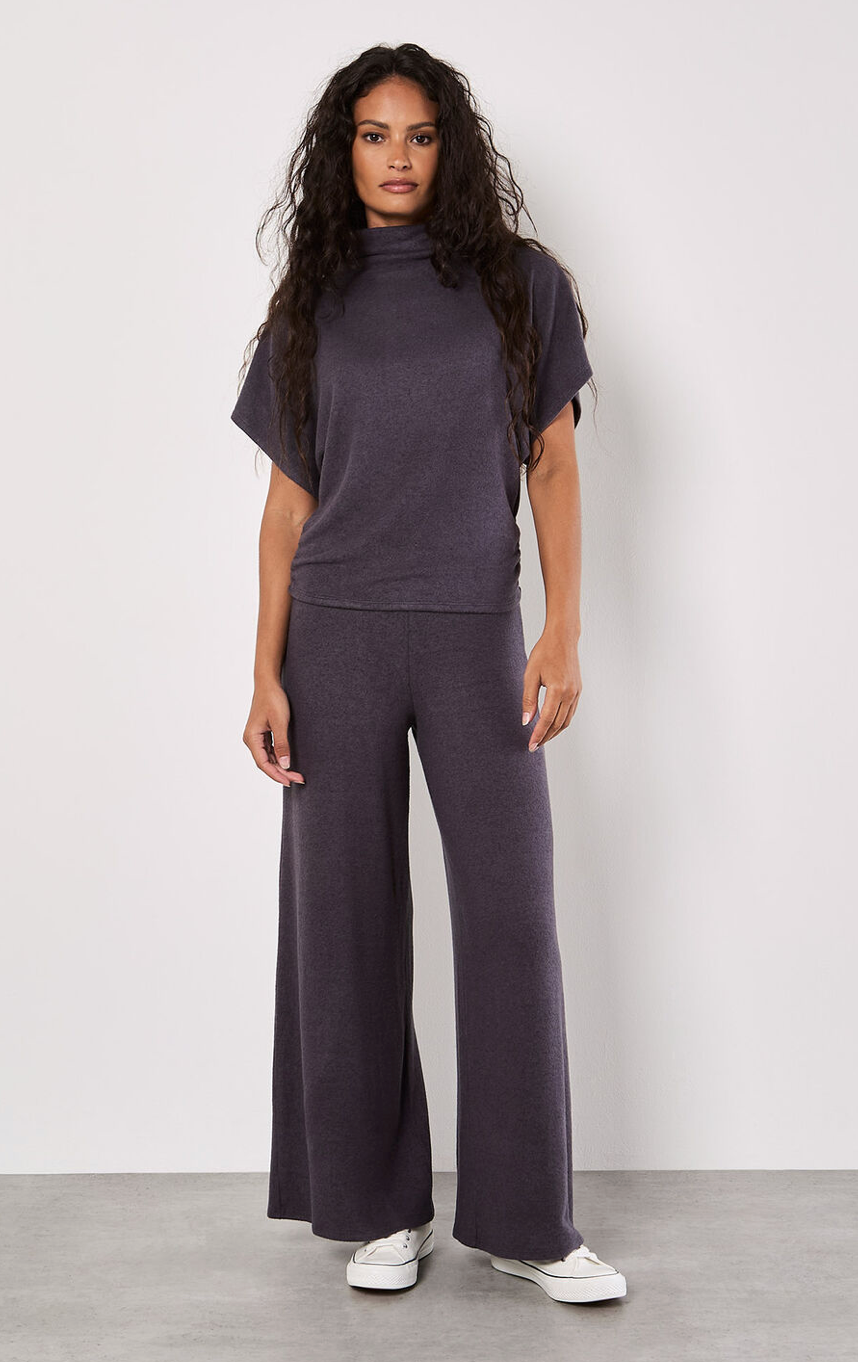 Soft Touch Side Ruched Top