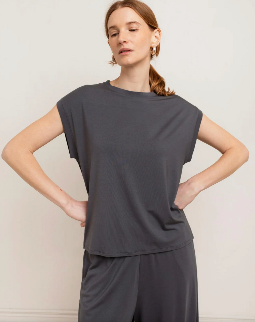 Paper Label-Tilda Sleeveless Shirt