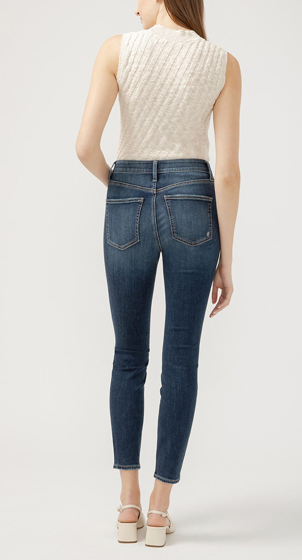 Silver Jeans - Avery Skinny Jean