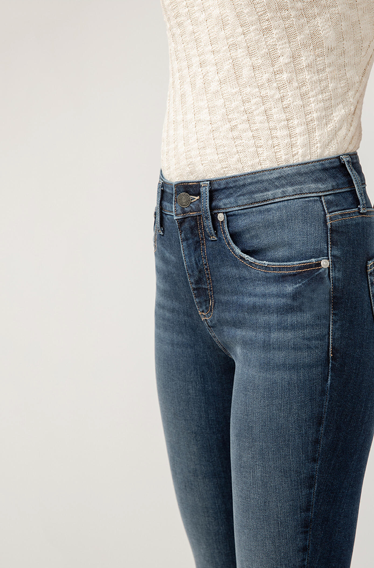 Silver Jeans - Avery Skinny Jean