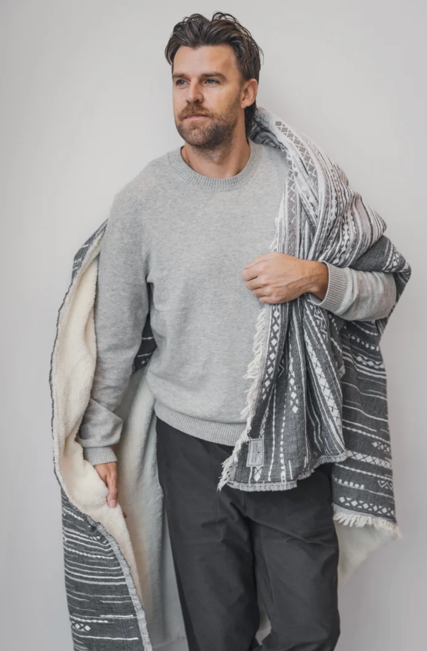 Tofino Towel - THE CHARA | Fleece Lined Throw