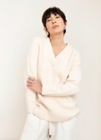 Paper Label - Taigen V- Neck Pullover