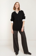 Paper Label - Taigen V- Neck Pullover