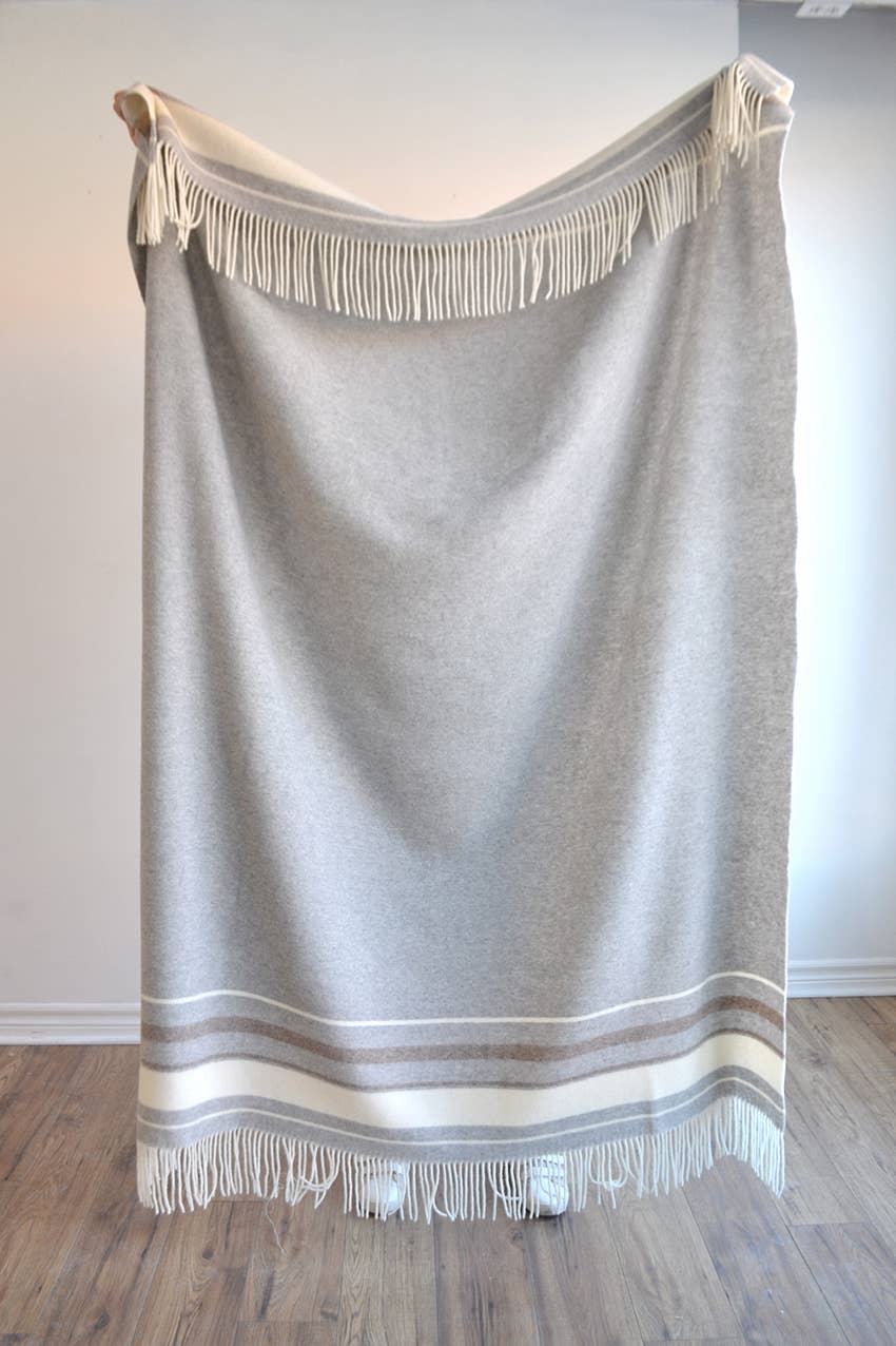 Wakefield Throw Light Grey, White & Natural