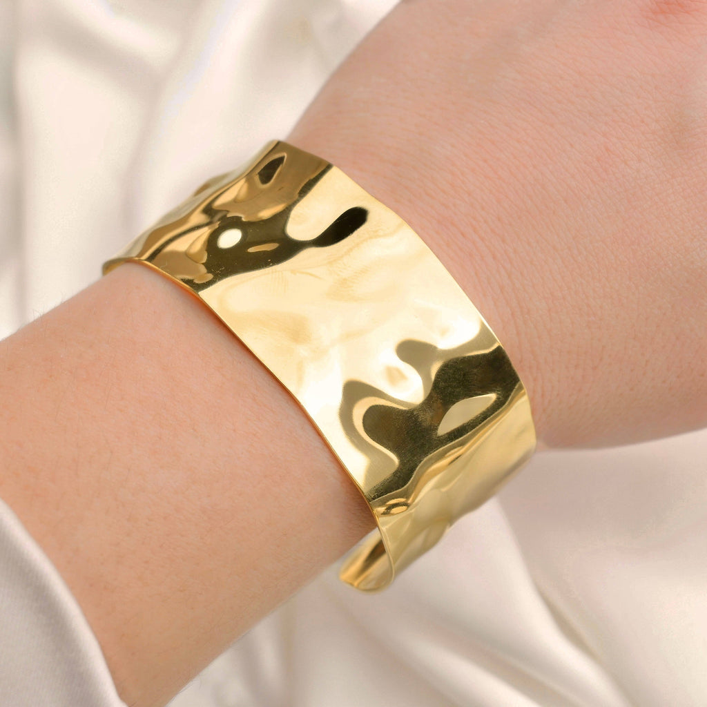 Blueyejewlery - Wide Figure Cuffs - Tarnish-free Statement Cuff Bracelets