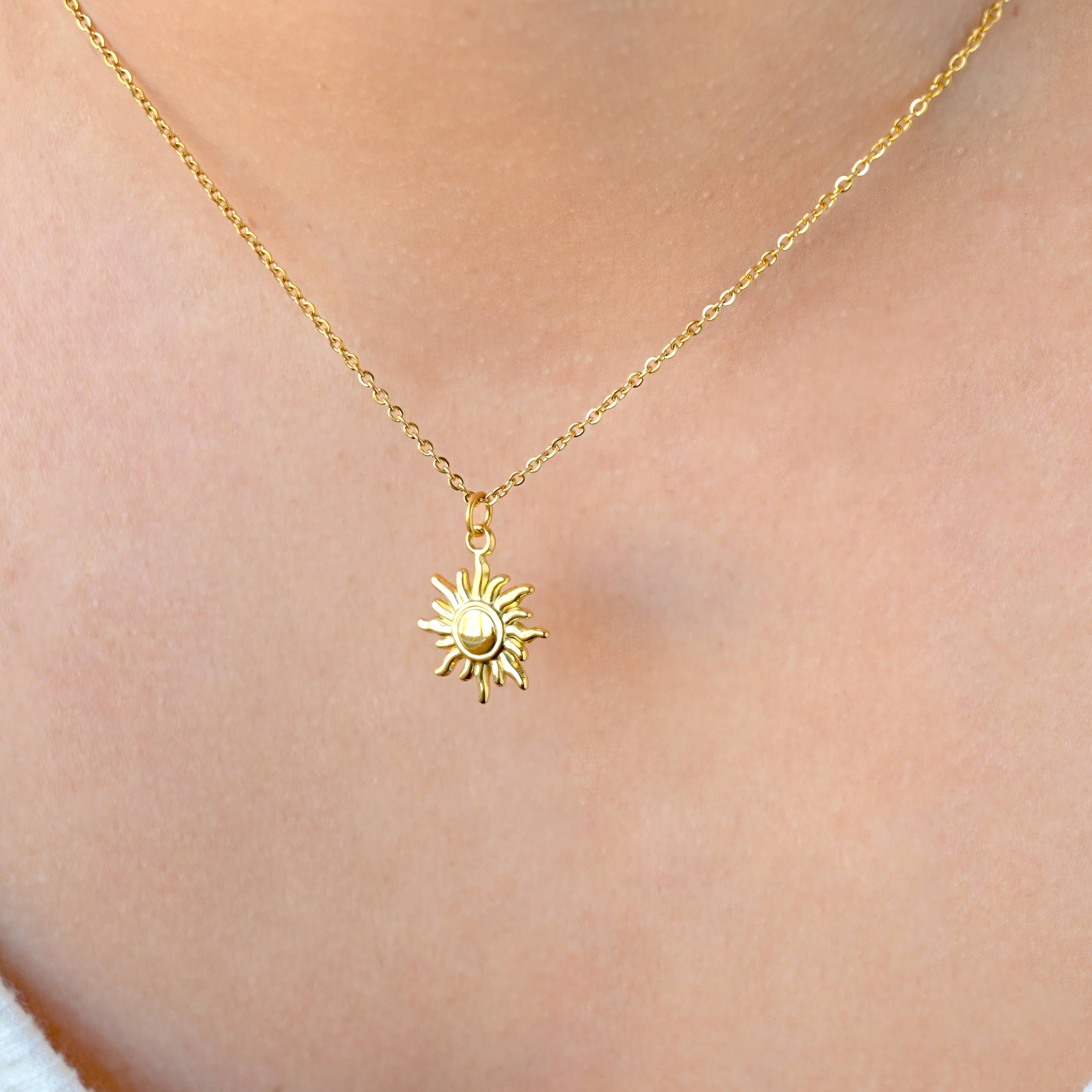 Vintage Style Sun Necklace - Sun Burst Coin Necklace