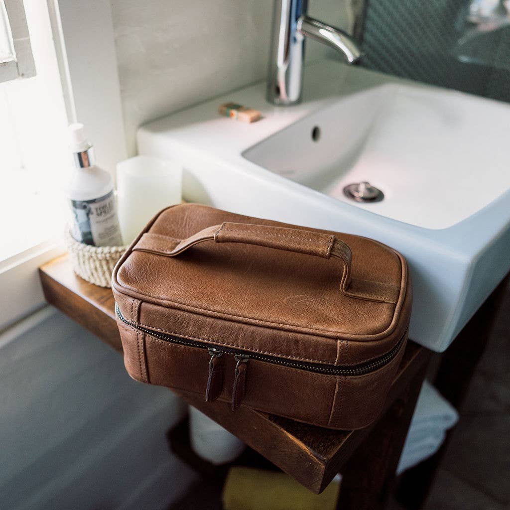 Steel & Clover - Calais Leather Toiletry Bag