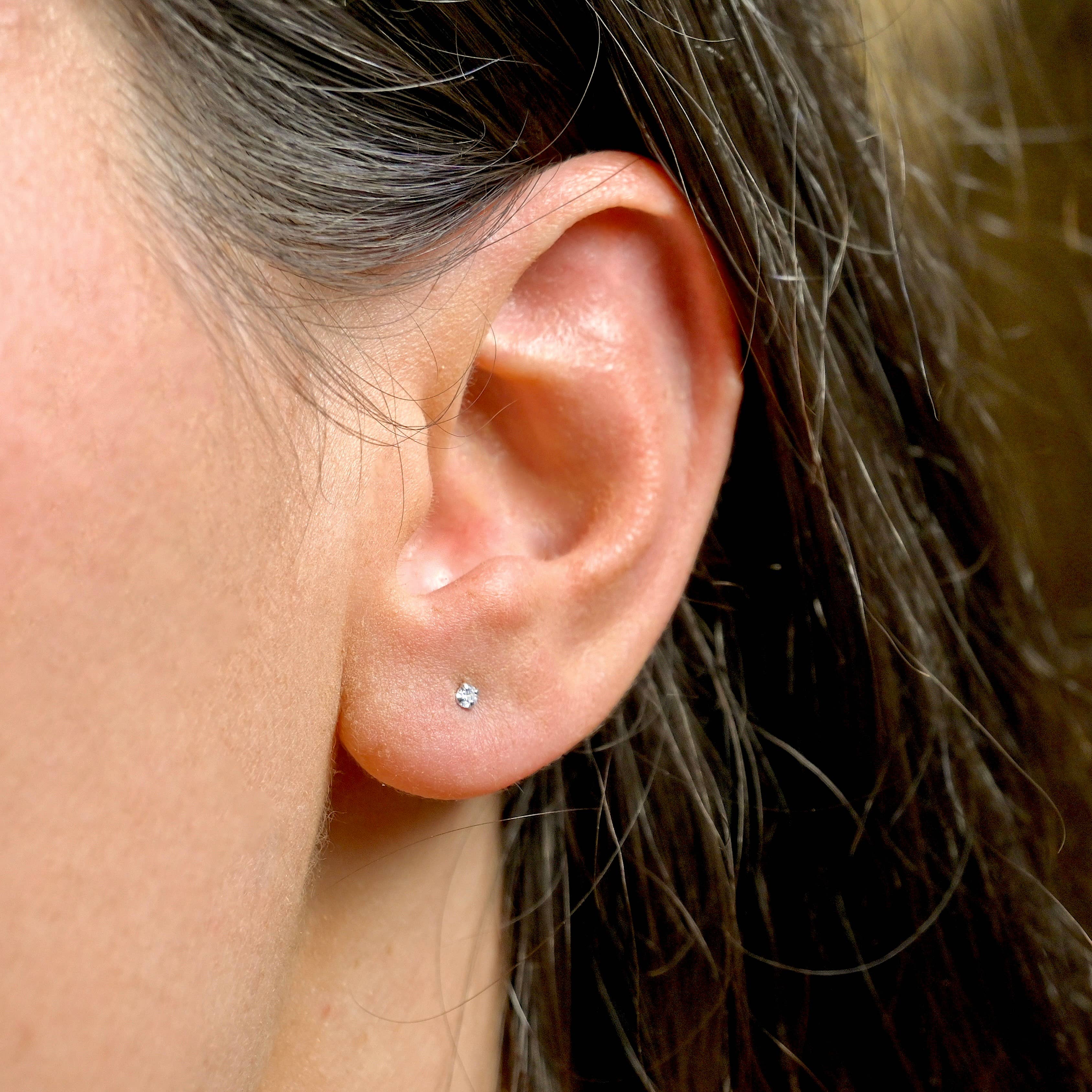 Blueyejewelry -  925 Silver Solitaire Studs - Prong Diamond Stud Earrings