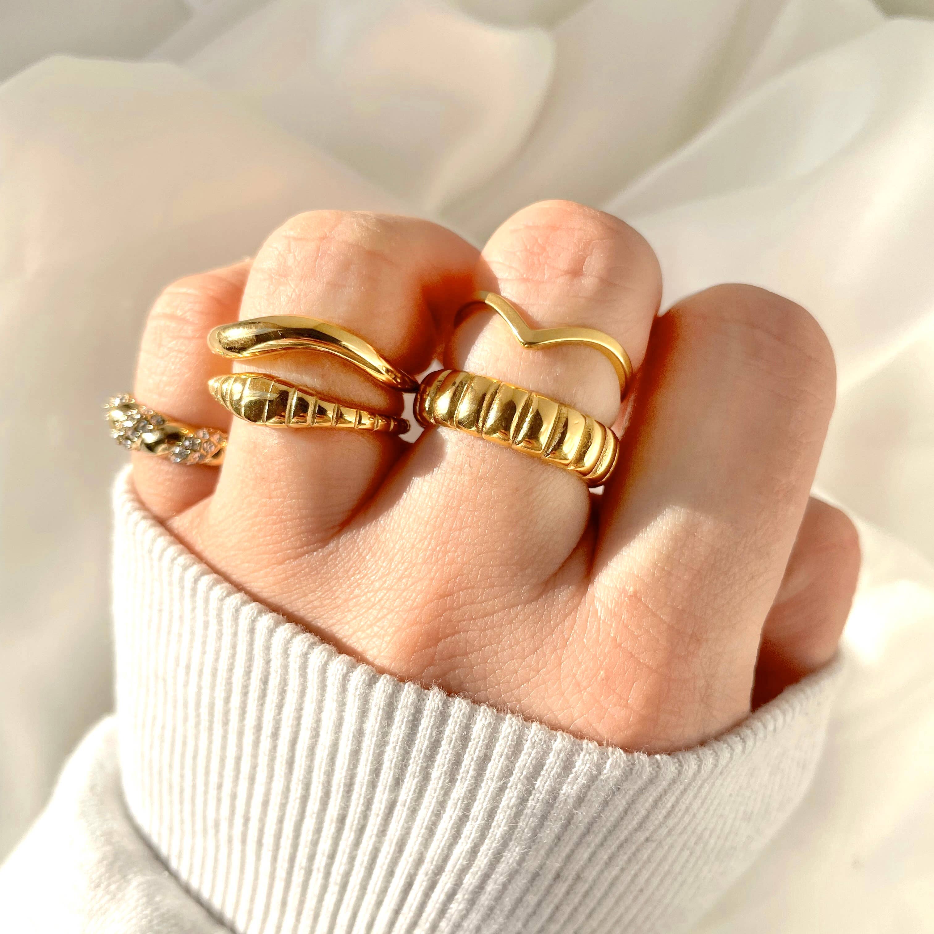 Wishbone Stacker Ring - Dainty V Ring - Peak Chevron Ring