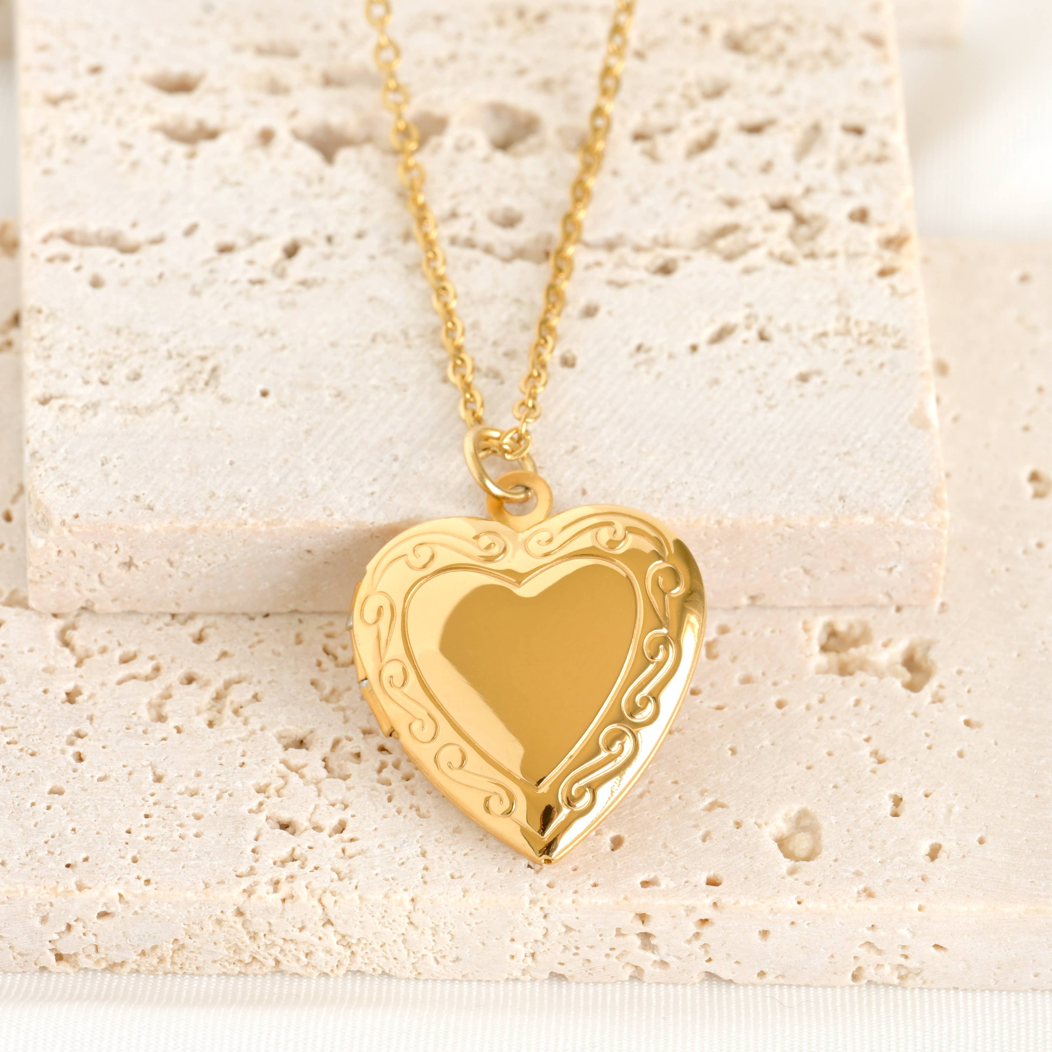 Blueyejewelry - Heart Locket Necklace - Vintage Style Locket Heart Pendant
